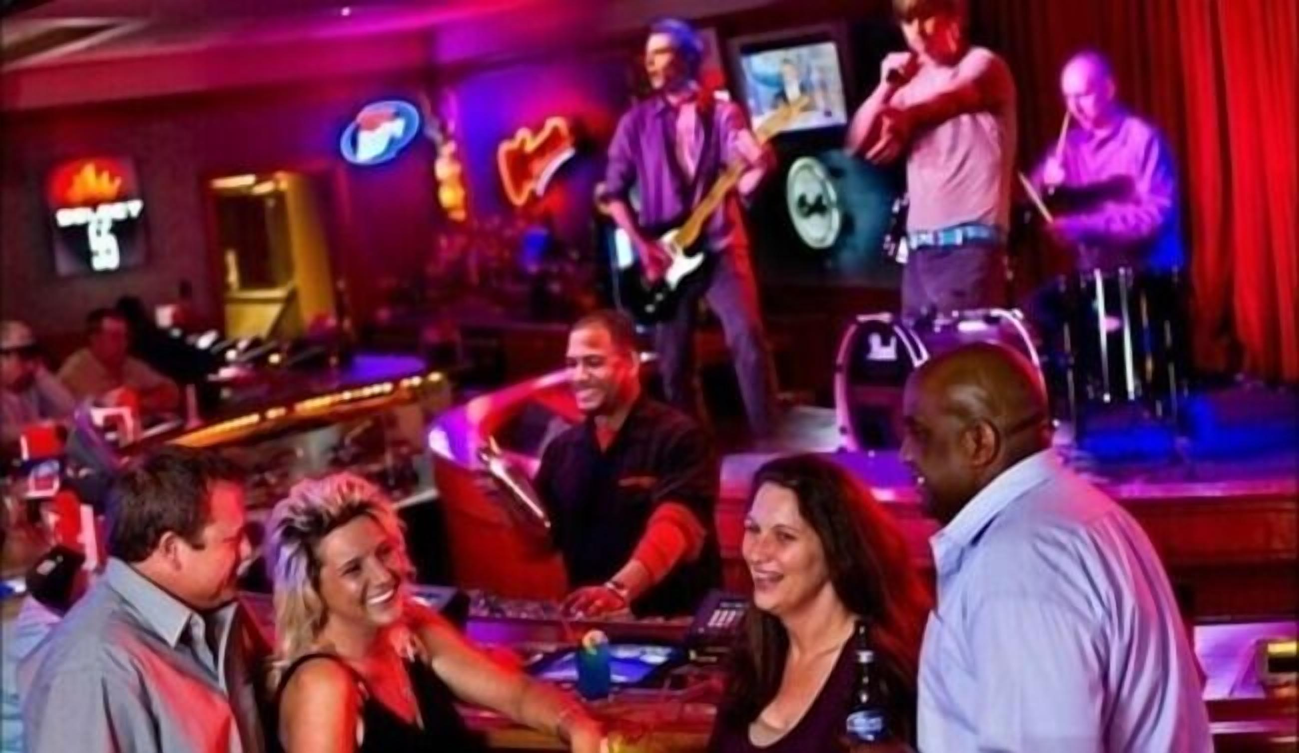 3 bars/lounges, sports bar