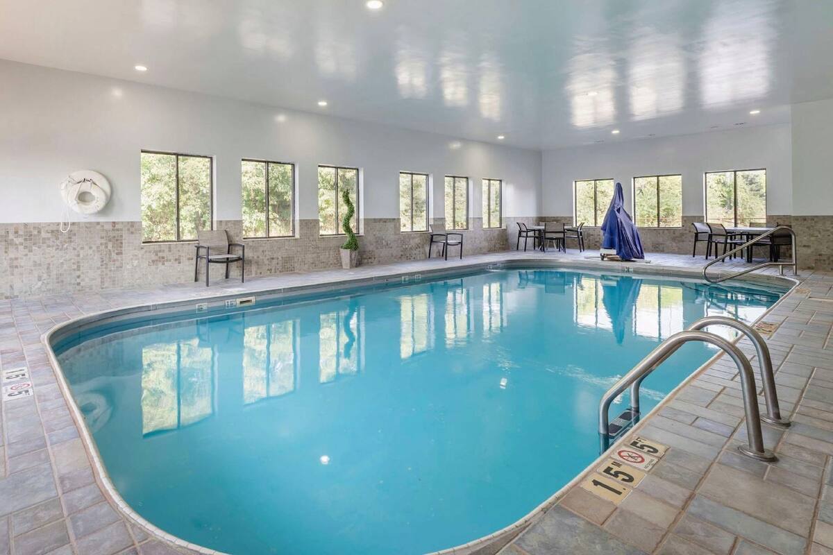 Pool | Indoor pool