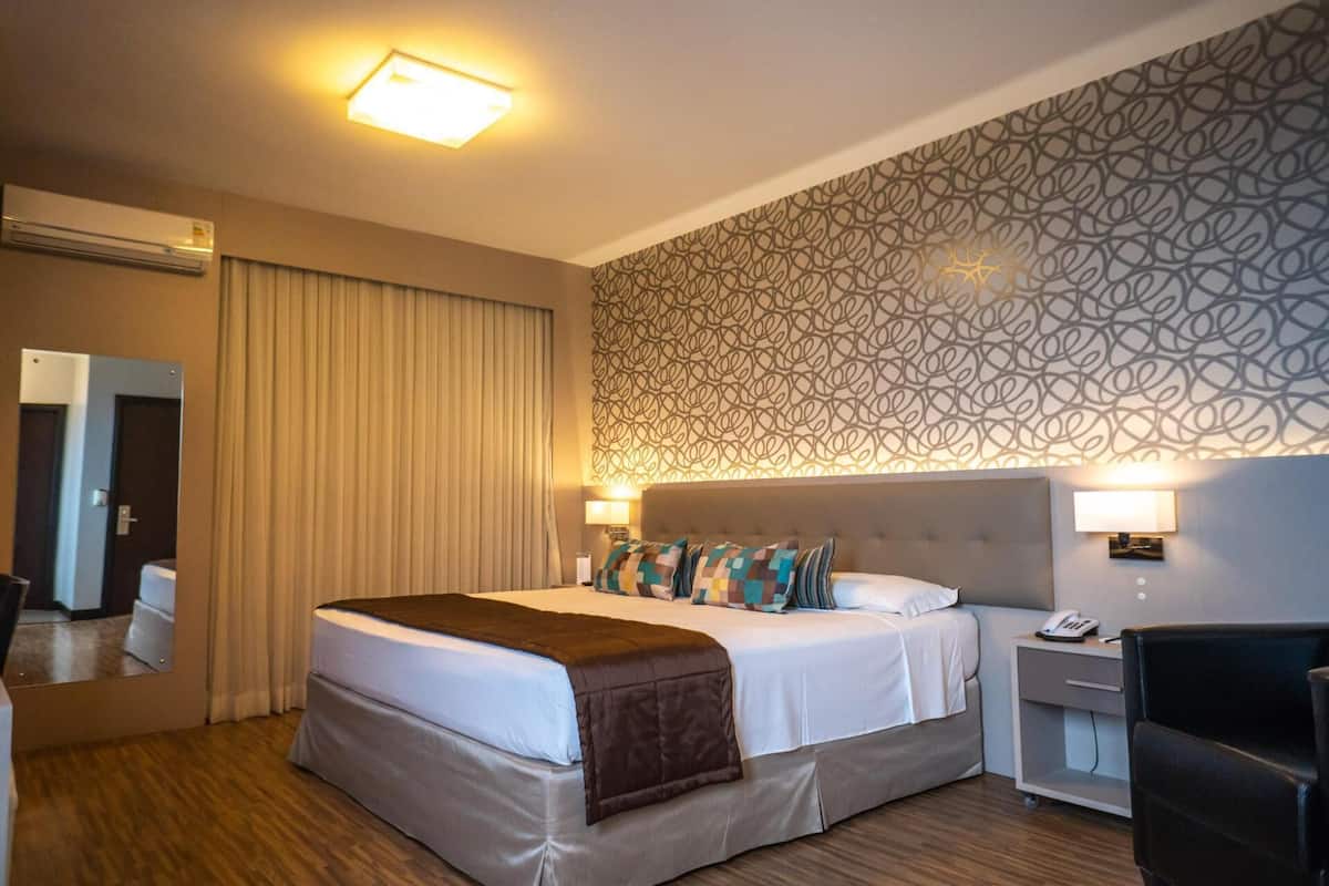 1 quarto, roupas de cama premium, frigobar, cofres nos quartos