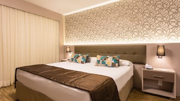 Kahden hengen executive-huone, näköala lahdelle (Suite) | Ylelliset vuodevaatteet, minibaari, tallelokero huoneessa, työpöytä