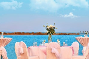 Private beach, sun-loungers, beach umbrellas, beach towels