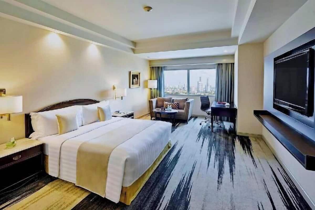 Hochwertige Bettwaren, Minibar, Zimmersafe, Schreibtisch