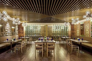 3 restaurants; breakfast, lunch and dinner served  - Gran Melia Jakarta (Jakarta)