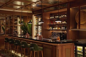 3 restaurants; breakfast, lunch and dinner served - Gran Melia Jakarta (Jakarta)