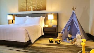 1 bedroom, premium bedding, minibar, in-room safe