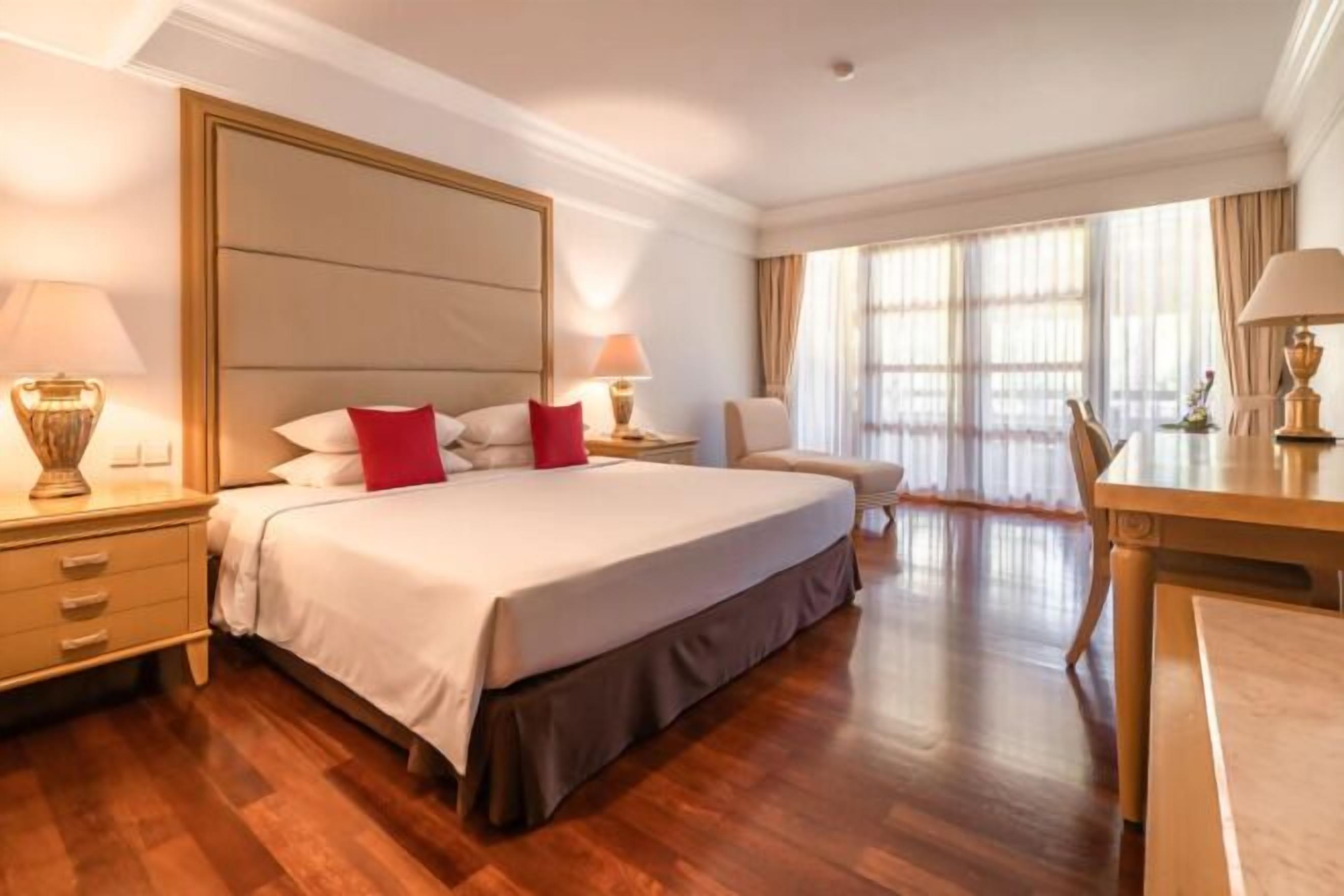 Minibar, caixa forta a l'habitació i cortines opaques 