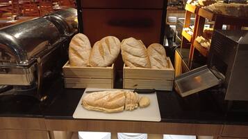 Desayuno buffet (USD 20 por persona)