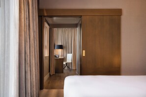 Egyptian cotton sheets, premium bedding, minibar, in-room safe