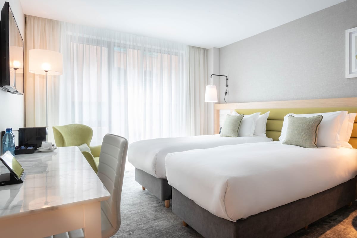 Egyptian cotton sheets, premium bedding, minibar, in-room safe