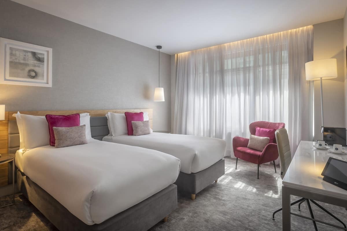 Egyptian cotton sheets, premium bedding, minibar, in-room safe