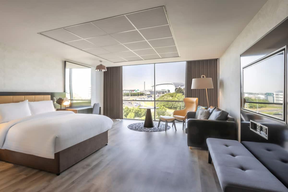 Habitació doble júnior | Roba de llit hipoal·lergògena, caixa forta a l'habitació i escriptori