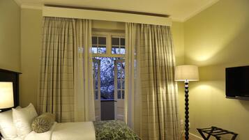 In-room safe, desk, iron/ironing board, free WiFi