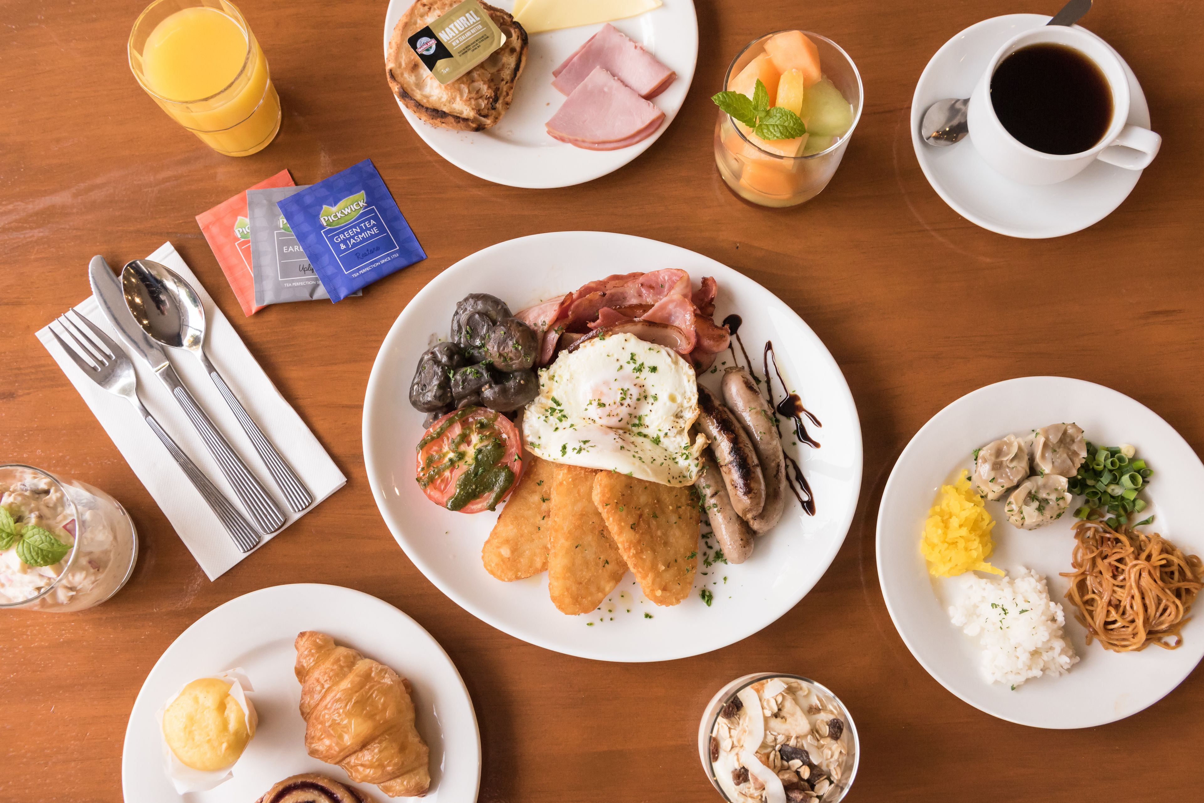 daily cooked-to-order breakfast for a fee