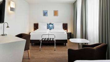 迷你吧、客房內保險箱、書桌、免費無線上網