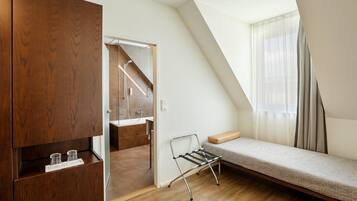 1 bedroom, minibar, in-room safe, desk