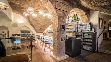 Déjeuner et dßner servis sur place, spécialités Cuisine internationale