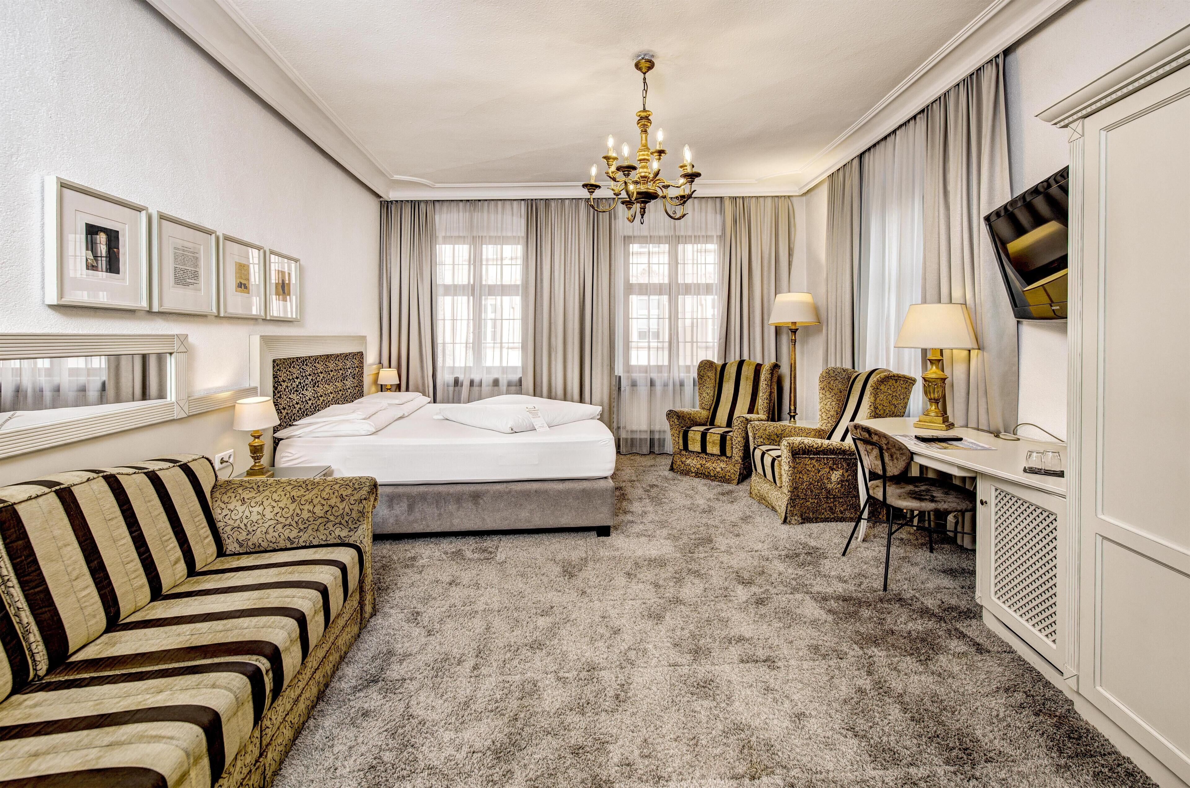 Hypo-allergenic bedding, in-room safe, desk, laptop workspace