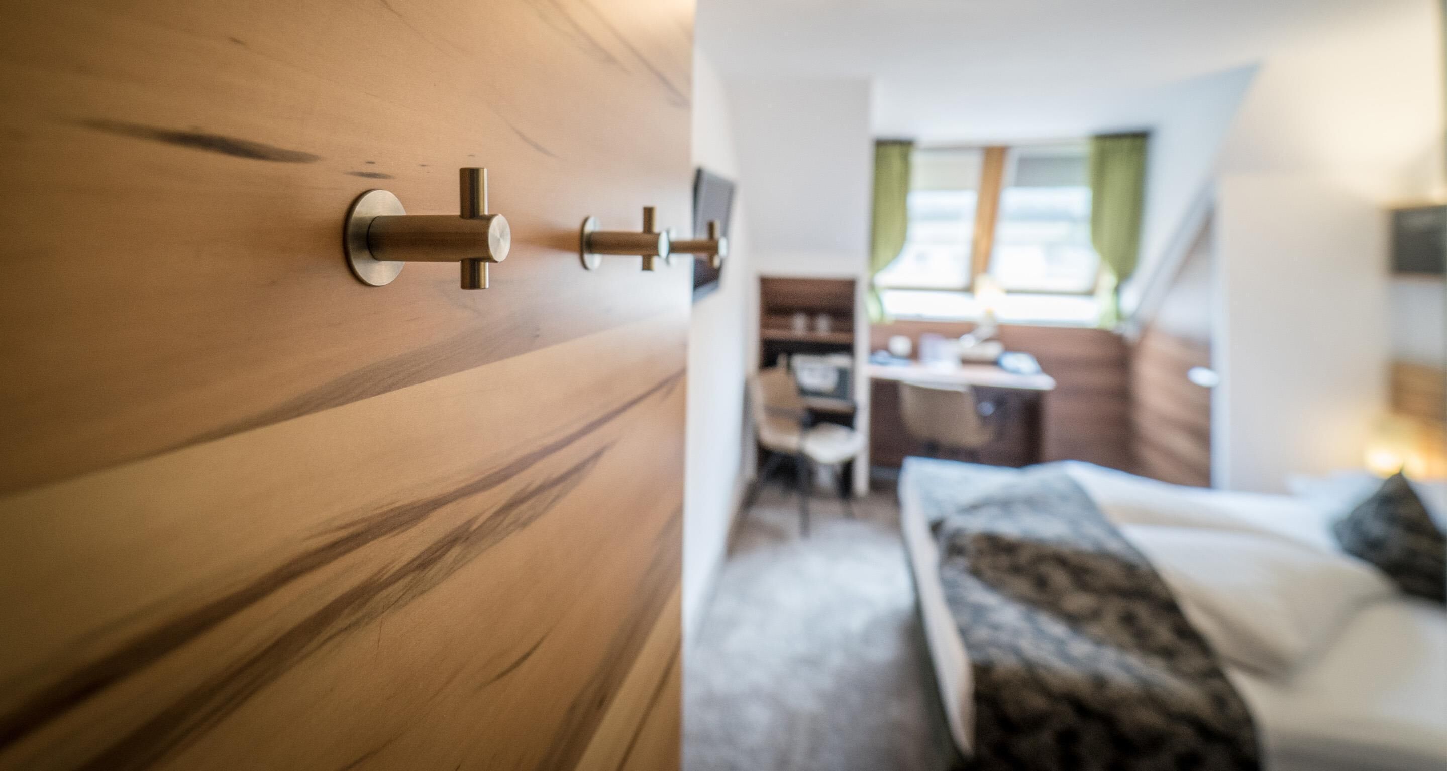 Hypo-allergenic bedding, in-room safe, desk, laptop workspace