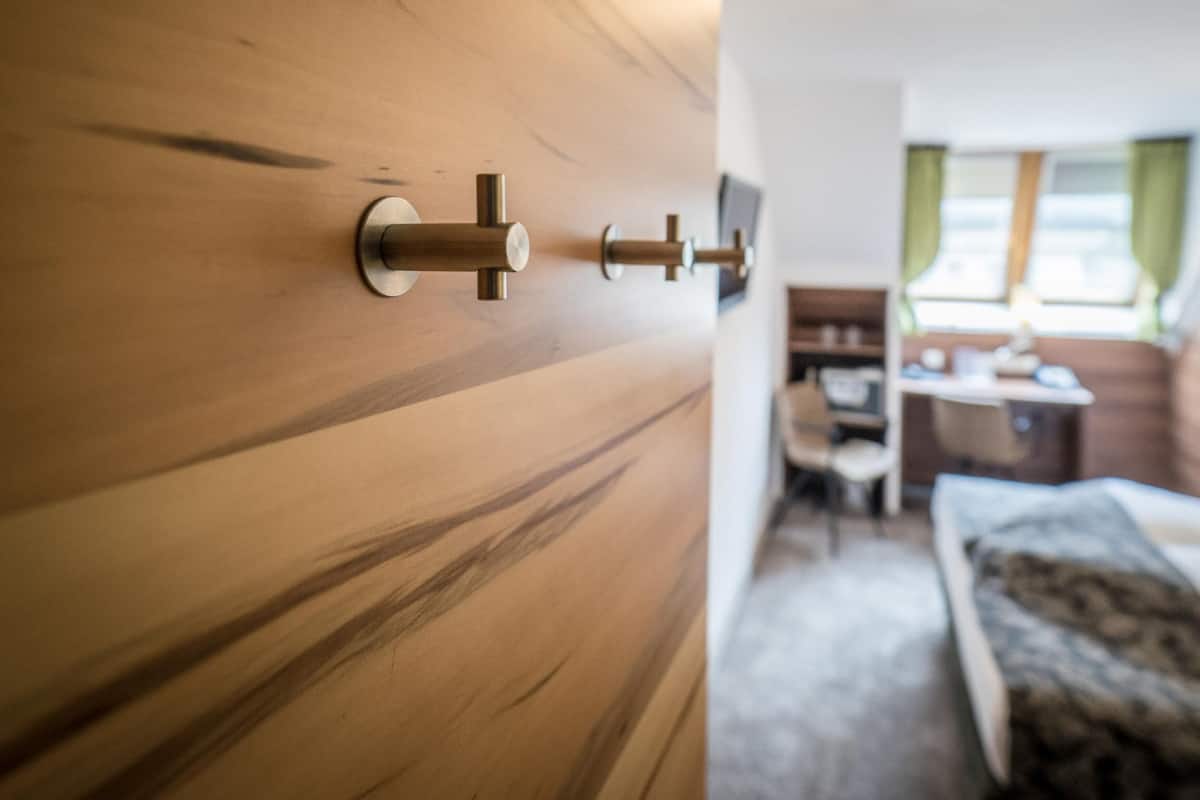 Hypo-allergenic bedding, in-room safe, desk, laptop workspace