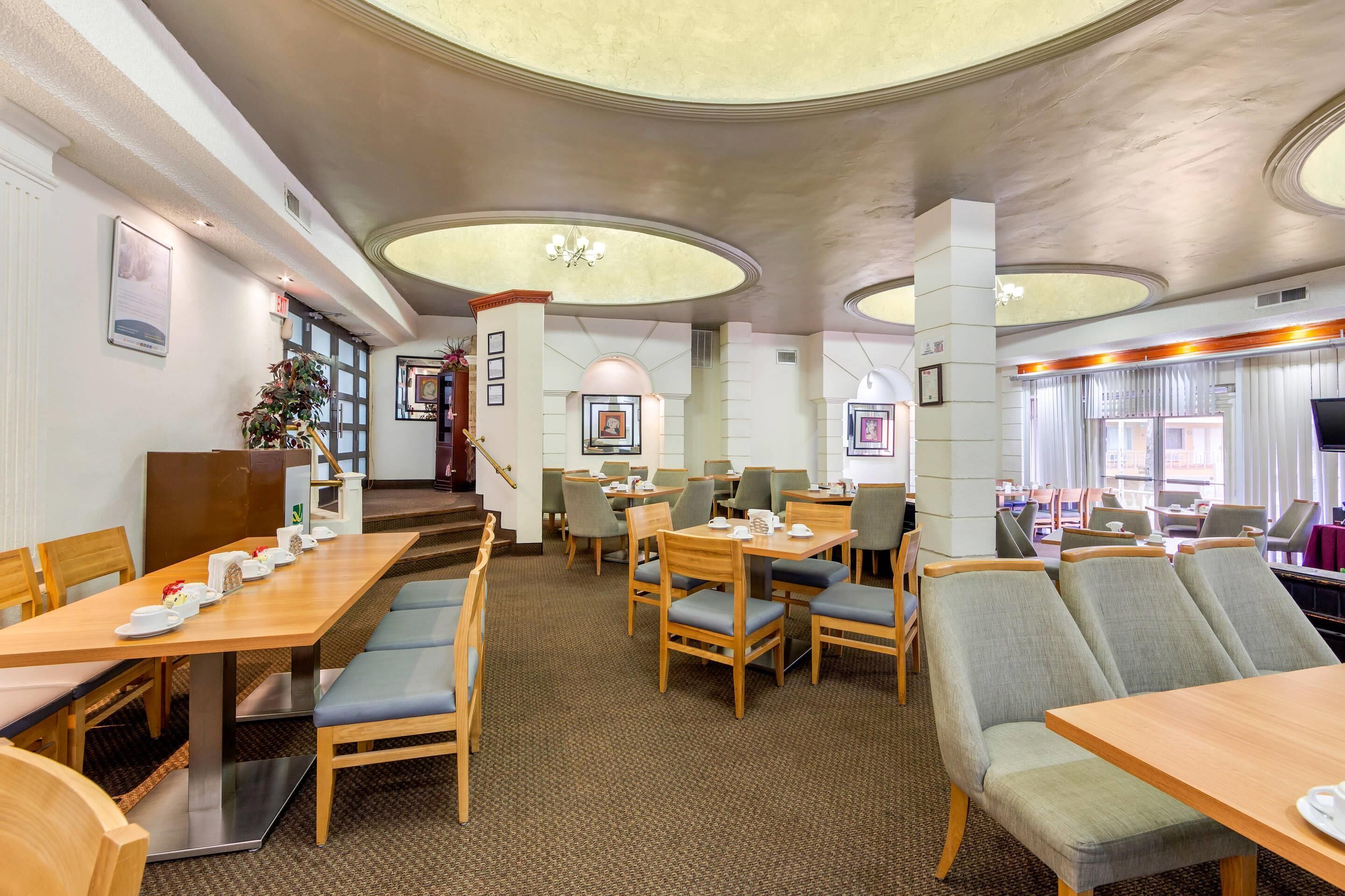 朝食 (郷土料理)、毎日提供 (無料)