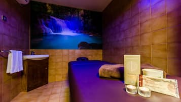 Sauna, vasca idromassaggio, massaggi “deep tissue”, massaggi svedesi
