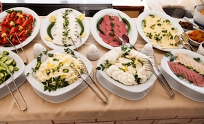 Free daily buffet breakfast