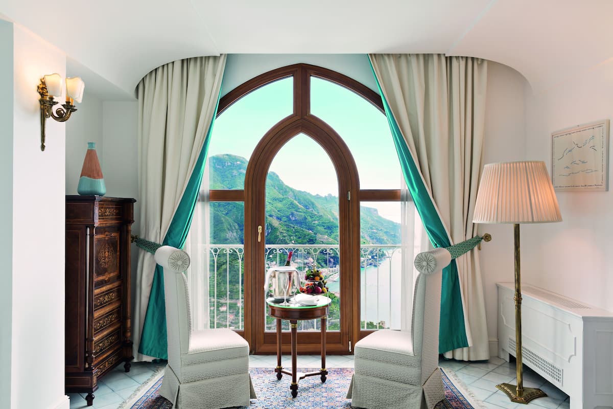 Phòng Deluxe, quang cảnh biển | 1 phòng ngủ, minibar, két bảo mật tại phòng, màn/rèm cản sáng