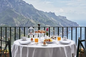 Colazione completa inclusa, servita tutte le mattine 