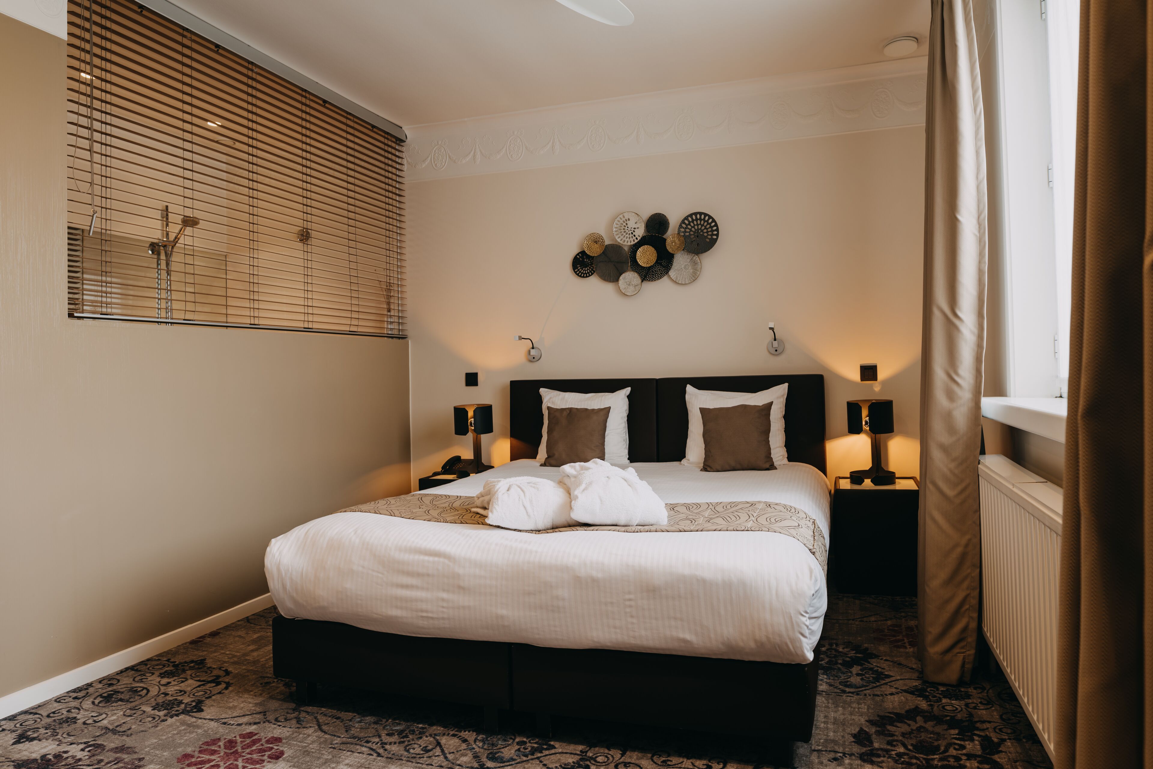 design double room, jetted tub (relax) | 1 bedroom, premium bedding, tempur-pedic beds, minibar