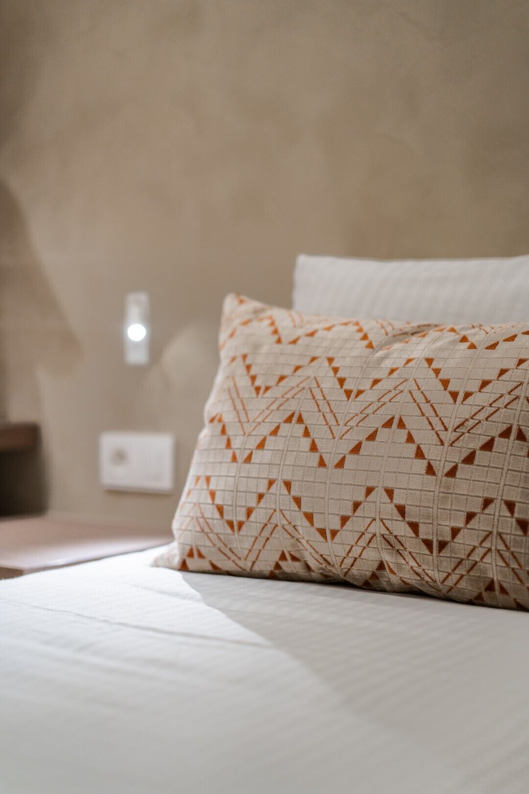 Basic Double Room, 1 Queen Bed, City View | Premium bedding, Tempur-Pedic beds, minibar, in-room safe