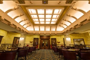 Coin salon dans le hall