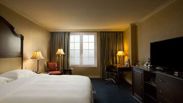 Premium Room (Level King) | Premium bedding, in-room safe, desk, laptop workspace