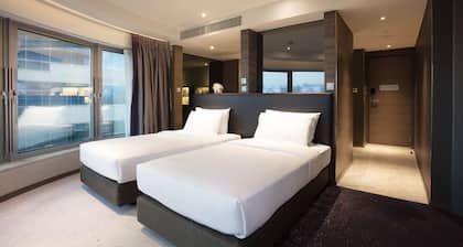 Royal Plaza Hotel