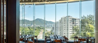 Royal Plaza Hotel