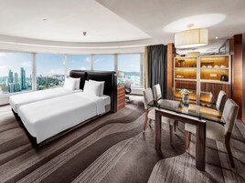 Caja de seguridad en la habitación, cortinas blackout y wifi gratis 