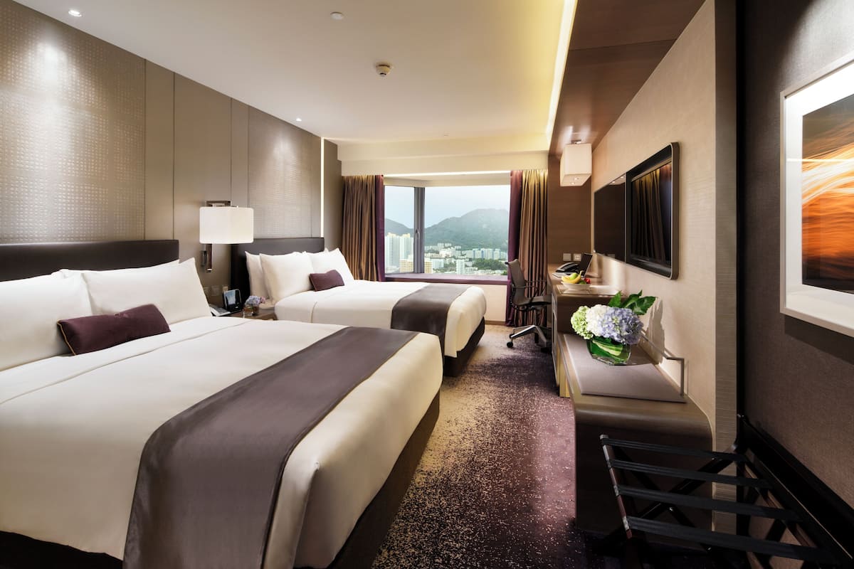 Plaza Delights Family | In-room safe, blackout drapes, WiFi (free), bed sheets