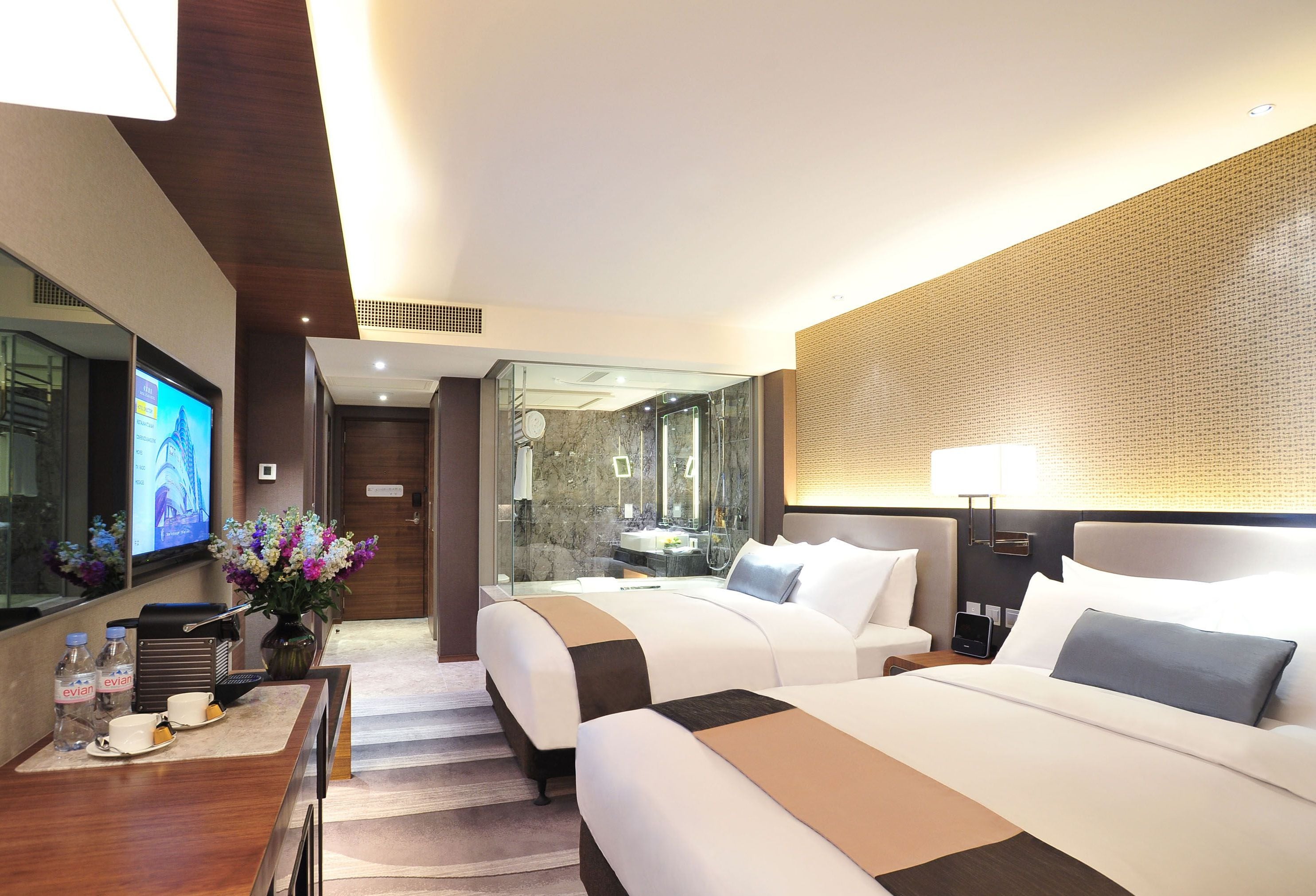 Royal 2024 plaza hotel