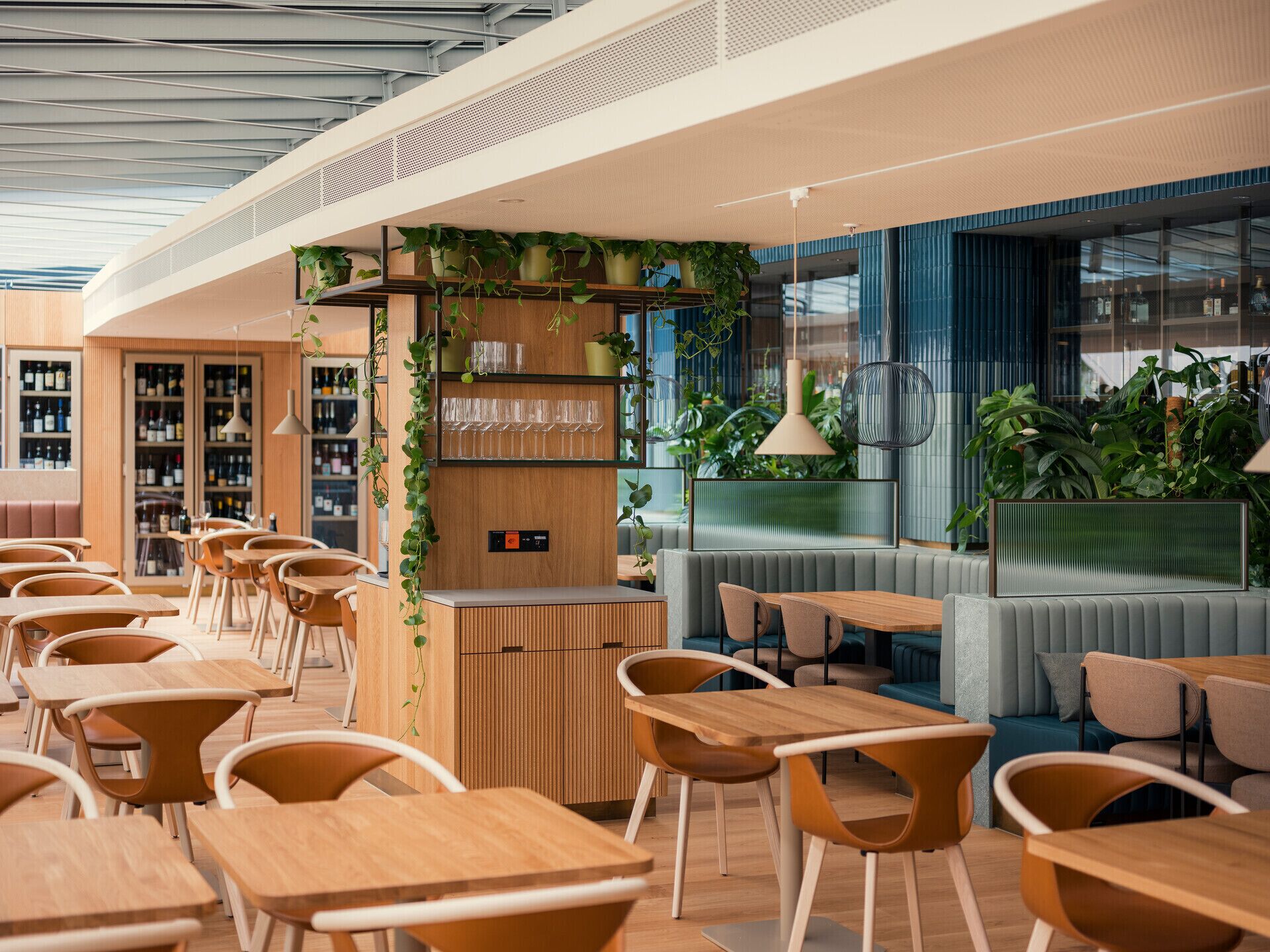 2 restaurants, lunch, dinner served; mediterranean cuisine