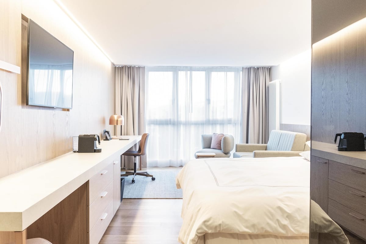 Premier Room, 1 Double Bed (Small Balcony) | Minibar, in-room safe, desk, rollaway beds