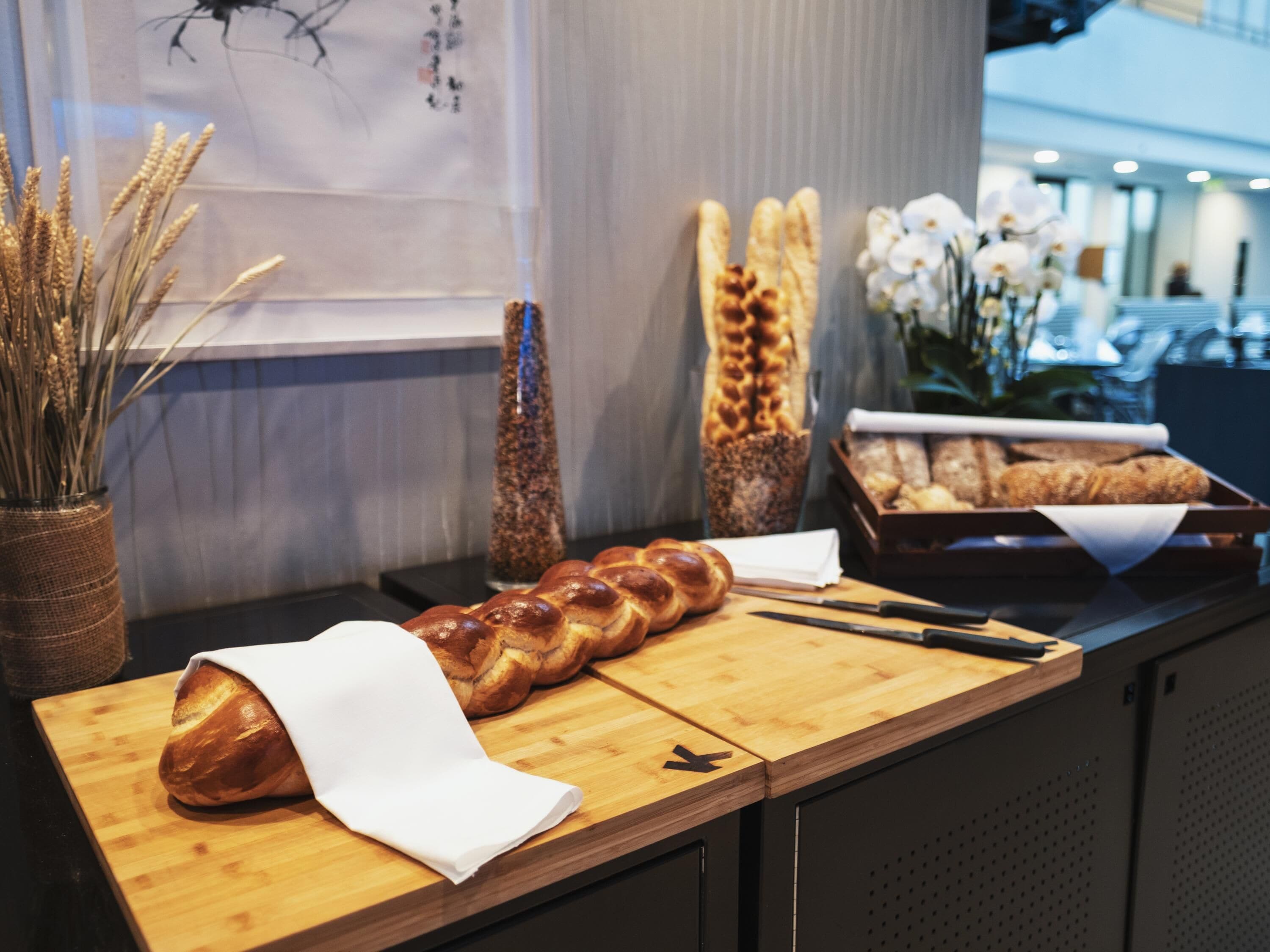 Sarapan prasmanan setiap hari (CHF 32 per orang)