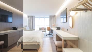 Swiss advantage room with king-size bed (200 cm ) and a sofa bed