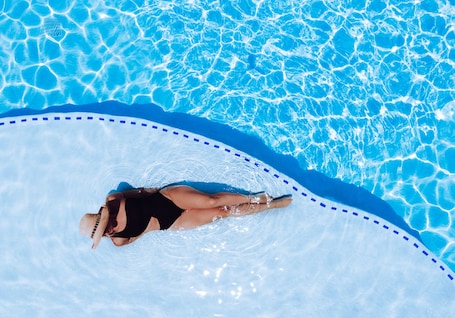 Outdoor pool, open 8:00 AM to 8:00 PM, pool umbrellas, sun loungers