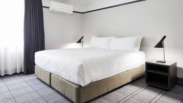 Deluxe Room | In-room safe, individually decorated, individually furnished, desk