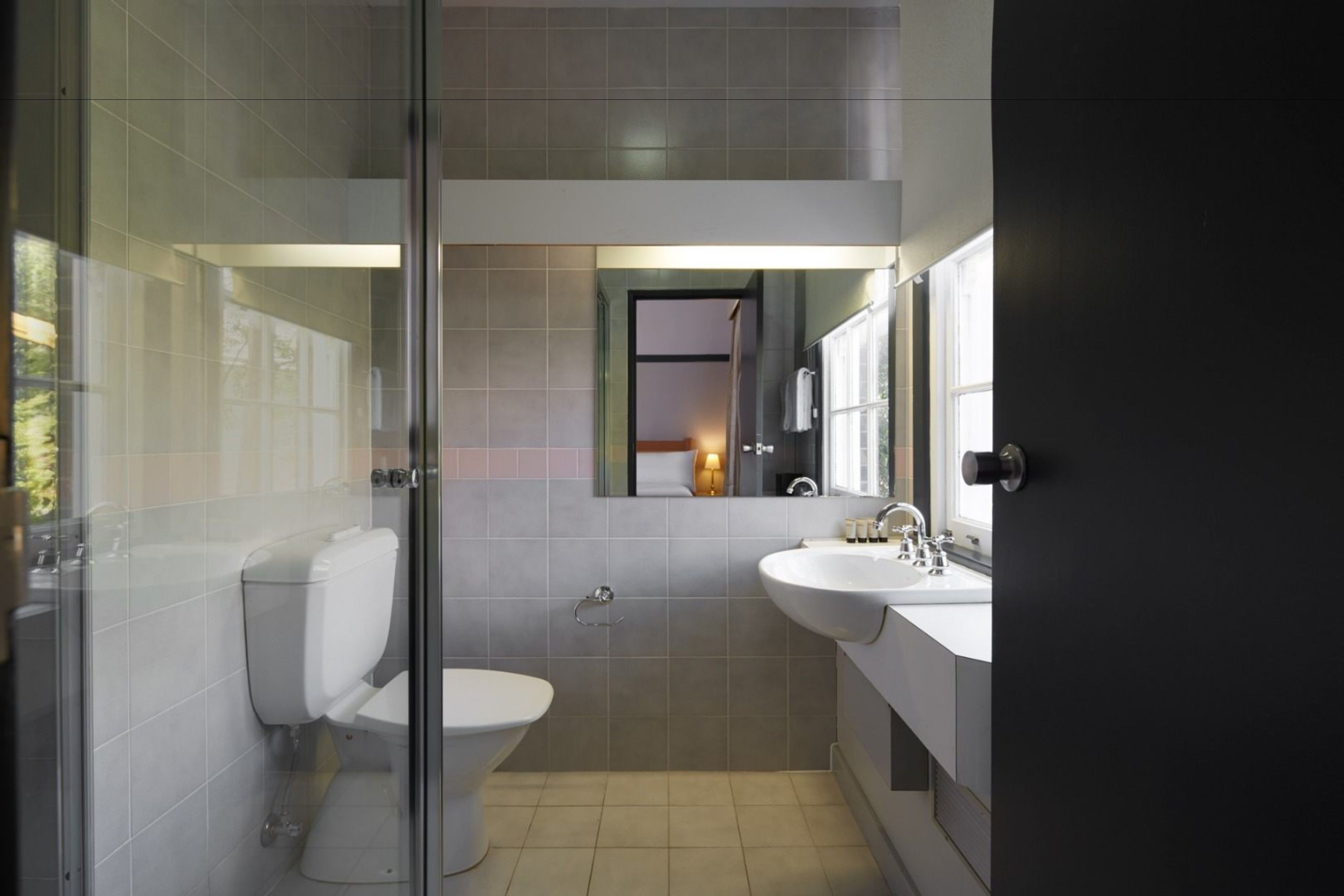 shower, free toiletries, hair dryer, slippers