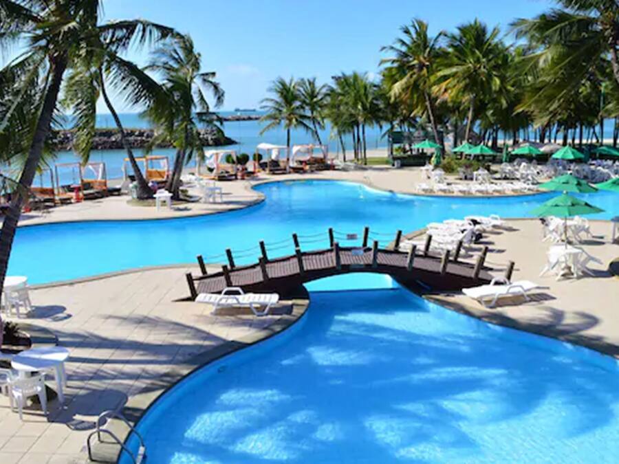 Utendørsbasseng, bassengtelt (inkludert) og bassengparasoller