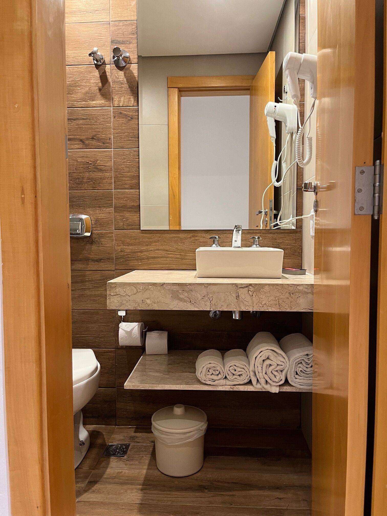 shower, rainfall showerhead, free toiletries, hair dryer