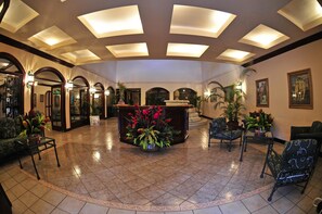 Couples treatment rooms, sauna, hot tub, hot springs, Turkish bath