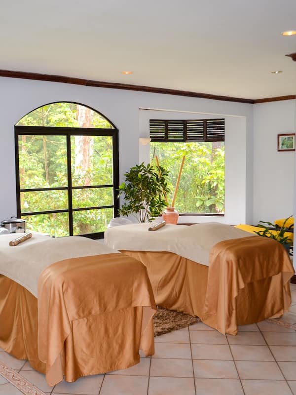 Couples treatment room(s), sauna, hot tub, hot springs/mineral springs