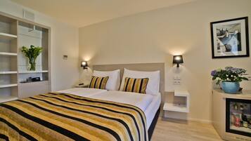 Superior-Doppelzimmer | Minibar, Zimmersafe, individuell dekoriert, Schreibtisch