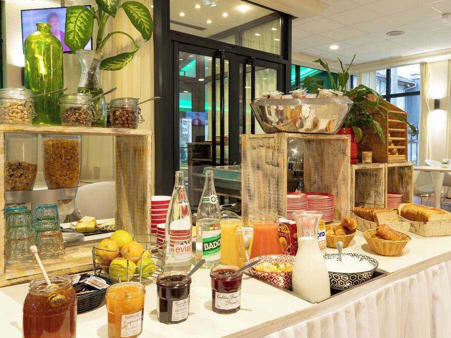 Desayuno buffet todos los días (con cargo)